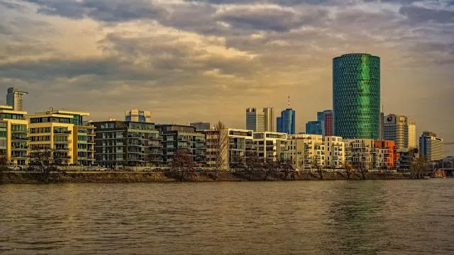 effektivnye-resheniya-optimizacii-zhilyh-pomeshcheniy-komfort-v-dome-kruglyy-god