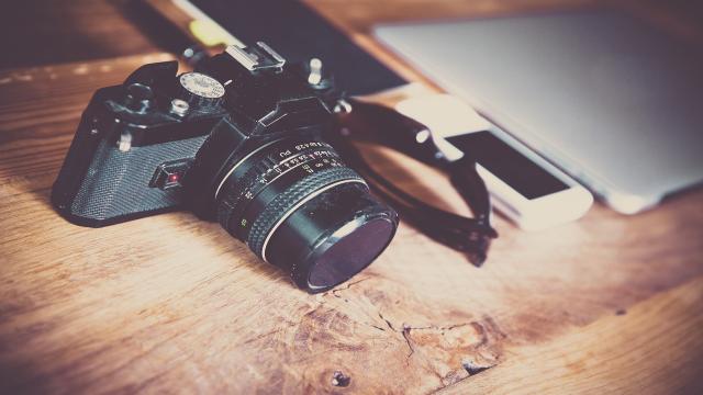 professionalnyy-fotograf-v-moskve-provedet-fotosessiyu-dorogaya-tehnika-kompyuternaya-obrabotka-fotografiy-dostupnye-ceny